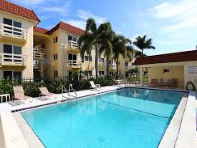 Sanibel Vacation Condo Sleeps Six Guests Beach Is Yards Away